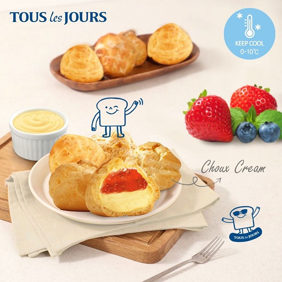 TLJ strawberry and blueberry choux
